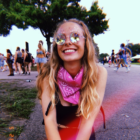 Meet your Posher, Fallon - Picture 1 of 1